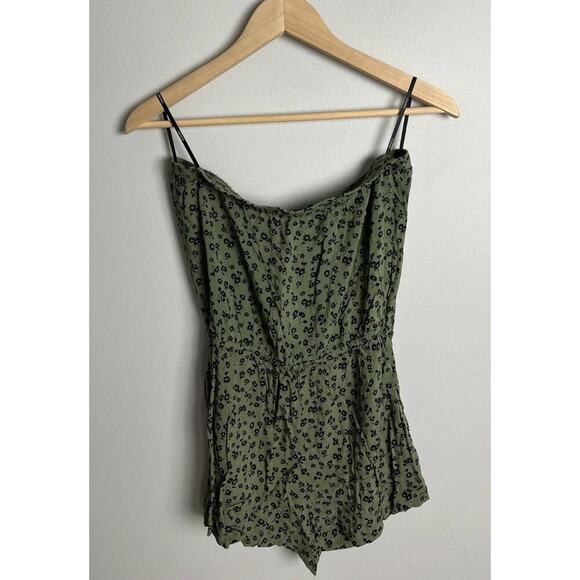 Forever 21 Green Floral Romper Size Medium Spaghetti Strap Drawstring Women’s - Picture 2 of 4